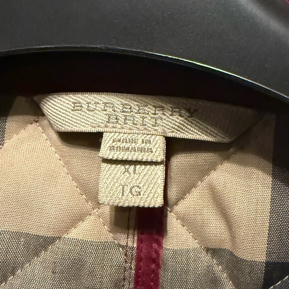 Women’s Burberry jacket. Like new. Magenta / burgundy color. Size XL - Picture 3 of 8